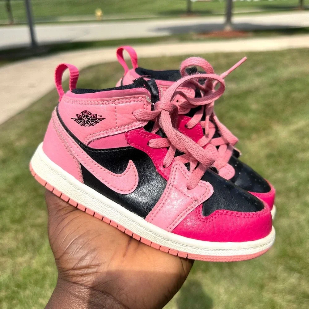 Nike Air Jordan 1 Mid Athletic Shoes Toddler Size 10 Coral Chalk Pink Sneakers